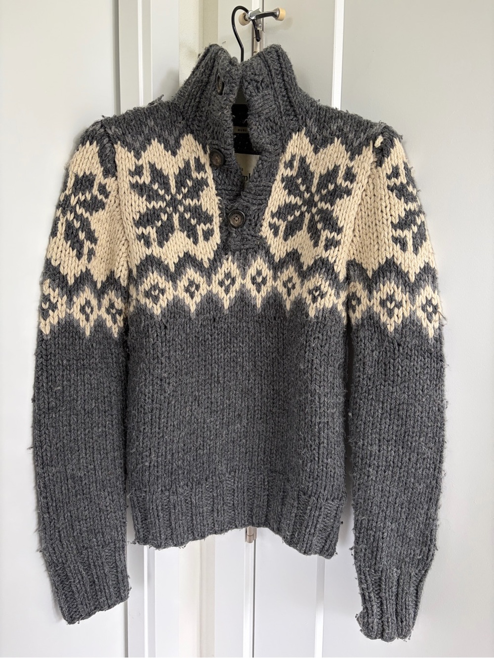 Abercrombie & Fitch Vintage Gray and Cream Nordic Knit Sweater